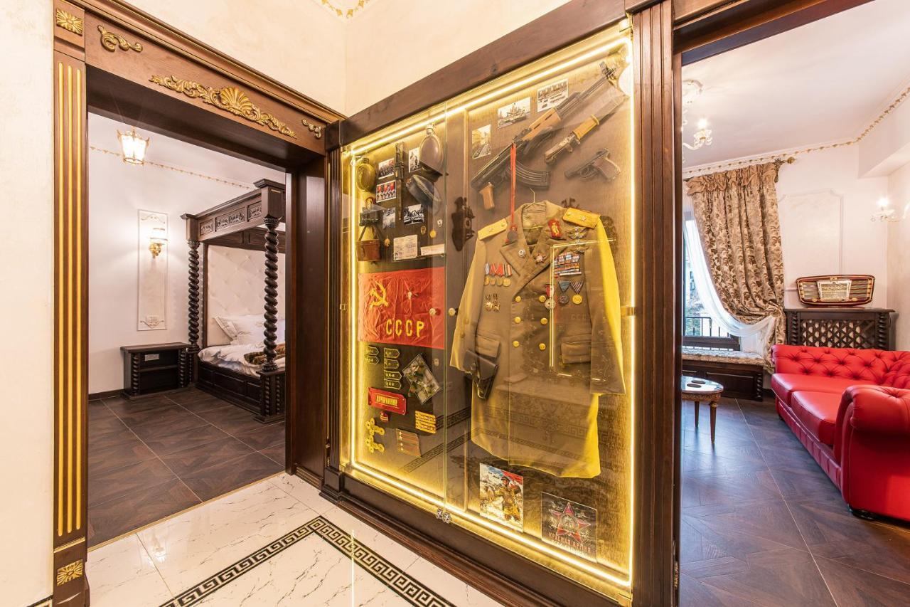 Private Museum With Antique Decor Bucureşti